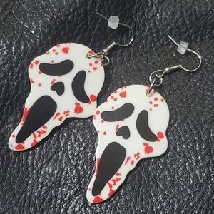 - - - Scream face 😱 Halloween Horror Movie themed earrings